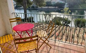 Appartement centre Port-Grimaud avec vue magnifique sur la Giscle
