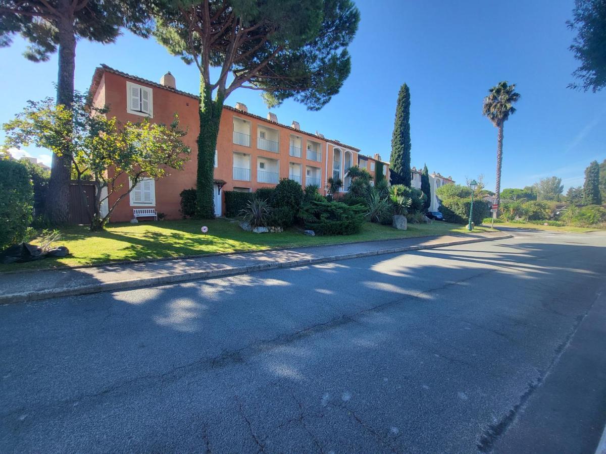 Appartement centre Port-Grimaud avec vue magnifique sur la Giscle Extérieur photo