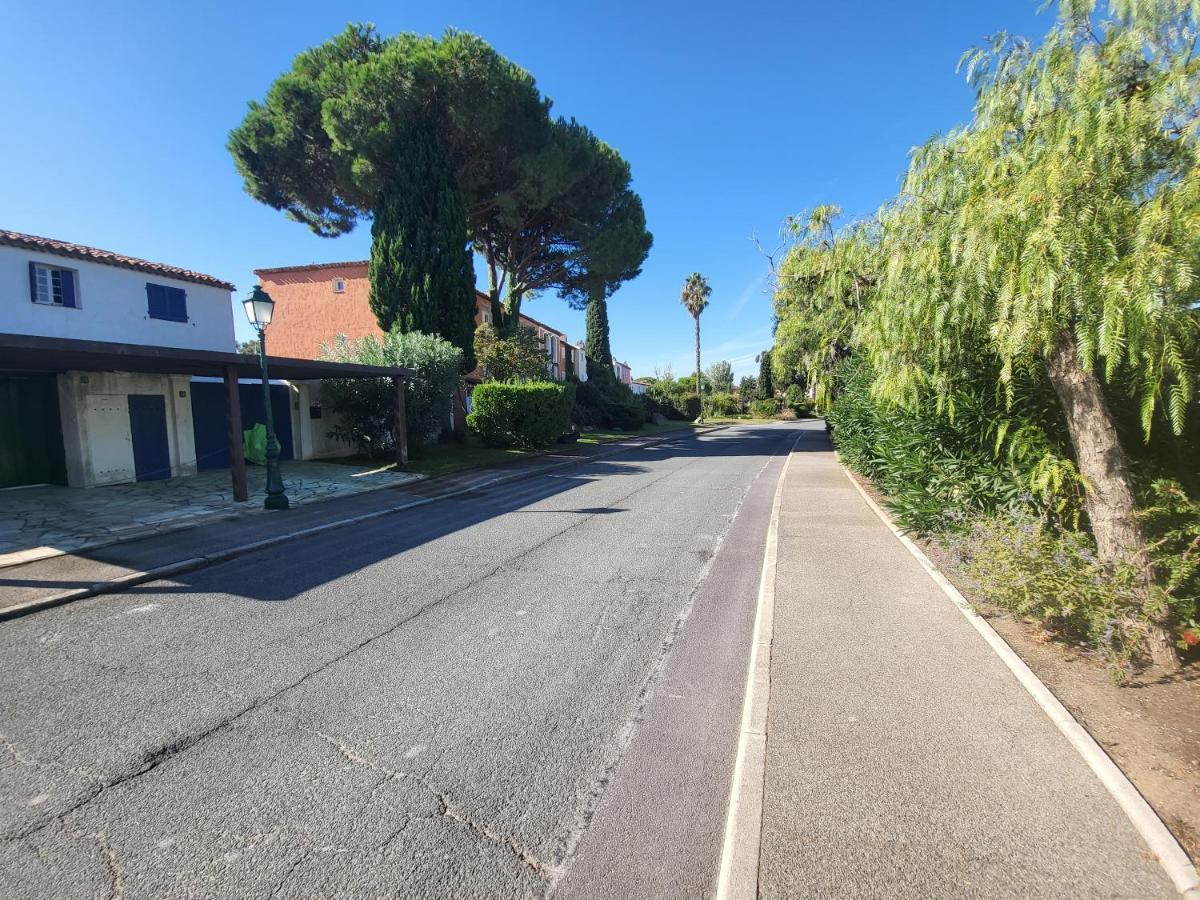 Appartement centre Port-Grimaud avec vue magnifique sur la Giscle Extérieur photo