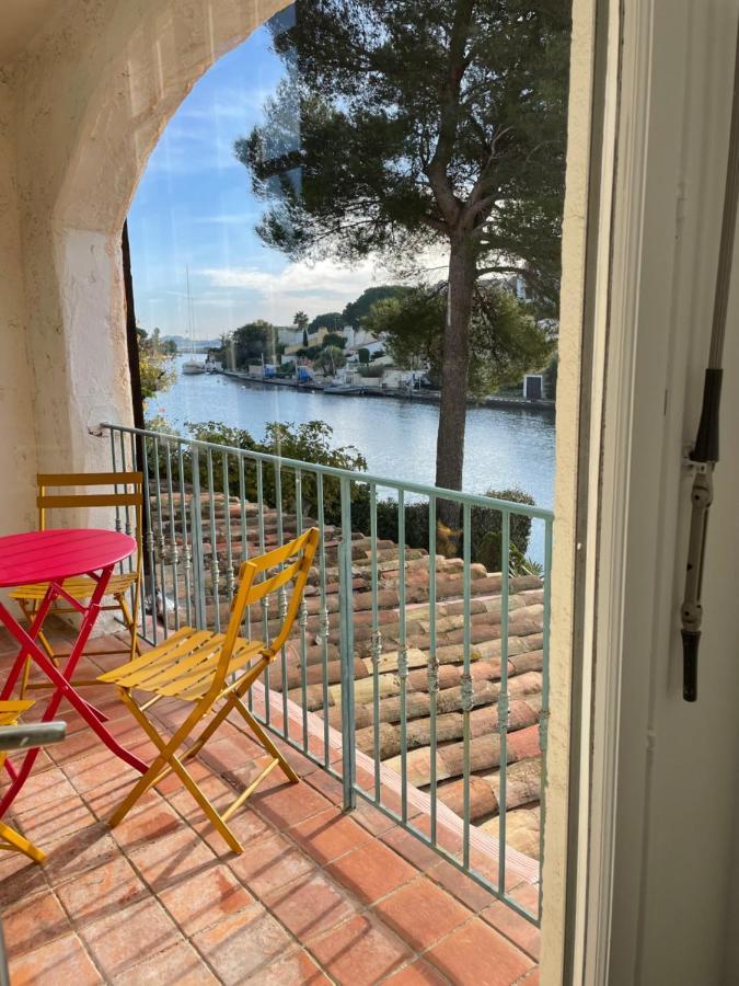 Appartement centre Port-Grimaud avec vue magnifique sur la Giscle Extérieur photo